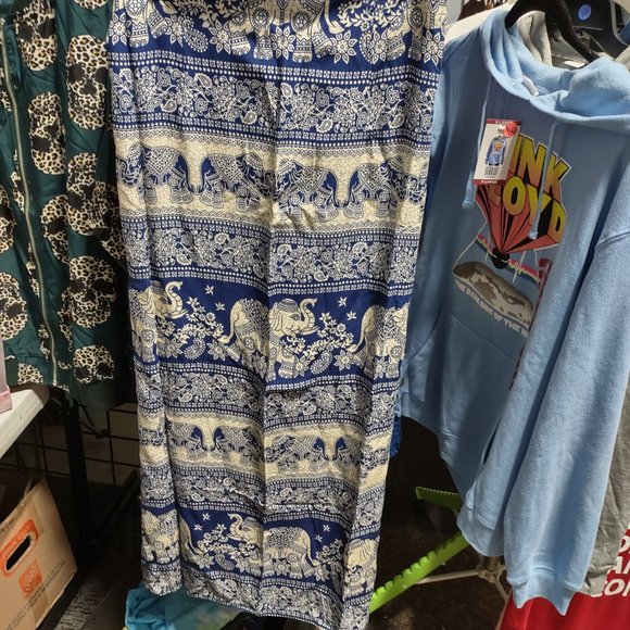 Blue Wrap Around Elephant Skirt - one size - from Zig Zag Asian Collection - Picture 2 of 2